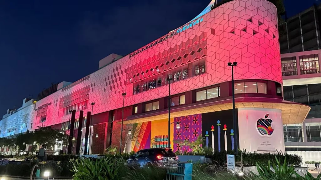 Official Apple Stores, New Delhi’s Select CityWalk Mall in Saket.